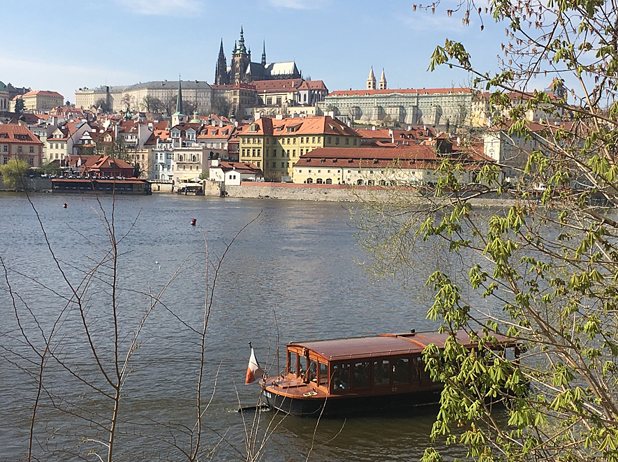 HRADČANY CASTLE, MALÁ STRANA AND RIVER VLTAVA HRADČANY CASTLE, MALÁ STRANA AND RIVER VLTAVA